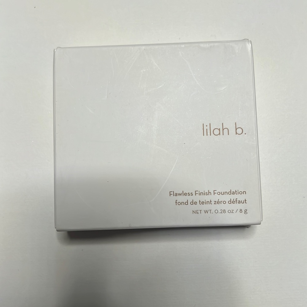 lilah b. Flawless Finish Foundation - Classic Ivory
